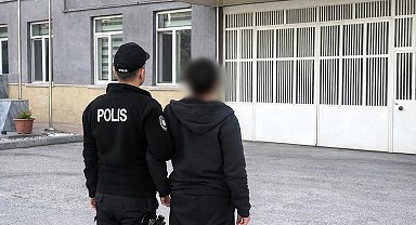 Hırsızlık suçundan aranan şahsı polis yakaladı