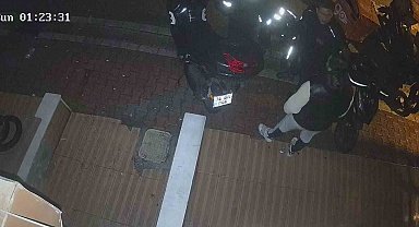 Hırsızlık yaptı sandılar, 14 yaşındaki çocuğu tekme tokat dövdüler; o anlar kamerada