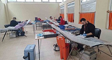 Hisarcık'ta kan bağışı kampanyasına velilerden yoğun destek