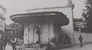 İBB 300 yıllık tarihi çeşmeyi mermer yığınına çevirdi