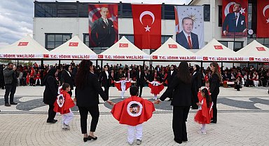 Iğdır'da 23 Nisan coşkusu: Özel bireylerden duygulandıran gösteri