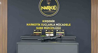 İkamete operasyon: Uyuşturucu ve silah ele geçirildi