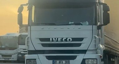 İkiz plakalı tır, vatandaşın dikkati sayesinde yakalandı