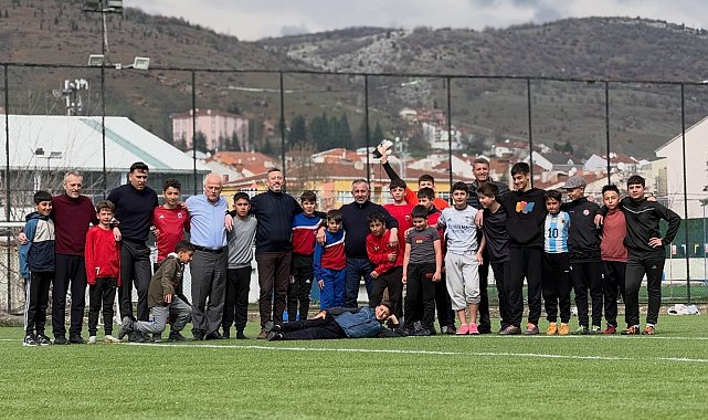 İl Başkanı Yıldırım Gençlik Merkezi'nde gençlerle buluştu
