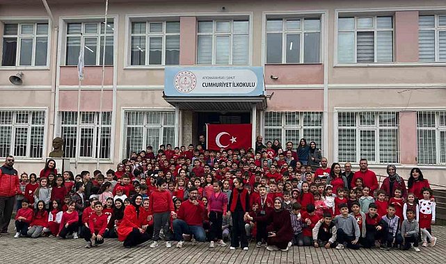 İlkokulda 2 Nisan Otizm Farkındalık Günü etkinliği