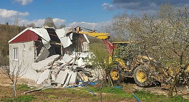 İnegöl'de 142 kaçak yapı yerle bir edildi