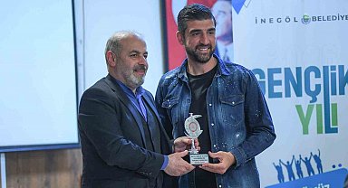 İnegölspor kalecisi Bekir Sevgi 'yılın en iyi sporcusu' seçildi