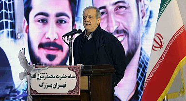 İran Cumhurbaşkanı Pezeşkiyan: "Deniz ablukasındaki kışkırtıcı ve yasadışı eylemler, ateşkes mutabakatının açık bir ihlali ve BM Şartı'na aykırıdır"