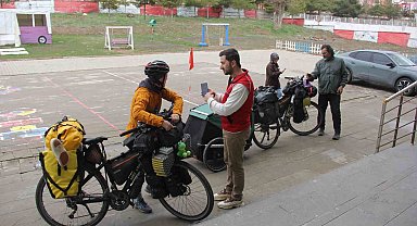 İspanyol gezgin çift, Sivas'ta sıra gecesi ile tanıştı