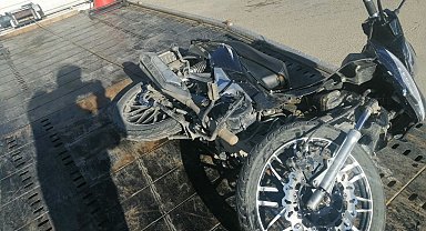 Isparta'da otomobil ile motosikletin çarpıştığı kazada 1 kişi yaralandı