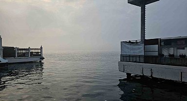 İstanbul'da yoğun sis: Boğaz hattı trafiğe kapatıldı