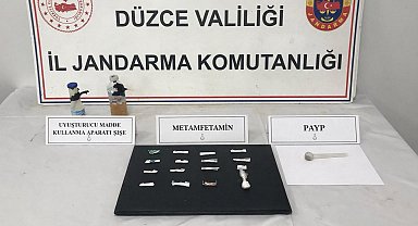 İstanbul'dan aldığı uyuşturucu maddeleri Düzce'de satacağı öğrenilen şahıs yakalandı