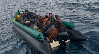 İzmir açıklarında 43 düzensiz göçmen yakalandı