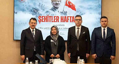 İzmir Adliyesi'nde şehit yakınları unutulmadı