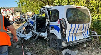 İzmir'de 1'i polis 3 kişinin hayatını kaybettiği kazada lojistik firmasının sahibi gözaltına alındı