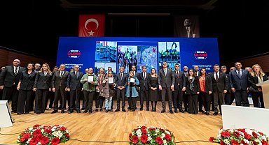 İzmir'de tarihi gün; Büyükşehir'den toplu açılış ve temel atma töreni