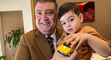 İzmirli taksicilerden DMD hastası Deniz Eymen için yardım seferberliği