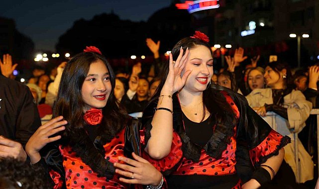 İzmit sokaklarında renkli etkinlik