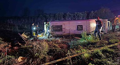 İznik'te feci kaza: 1 ölü, 12 yaralı