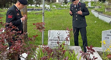 Jandarma şehit Gökmen'i kabri başında andı