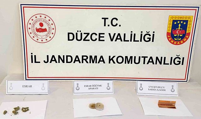 Jandarma uygulamasında 8 kişi uyuşturucu maddeyle yakalandı