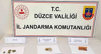 Jandarma uygulamasında 8 kişi uyuşturucu maddeyle yakalandı