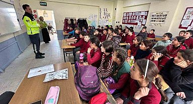 Jandarmadan 6 ilçede öğrencilere trafik eğitimi