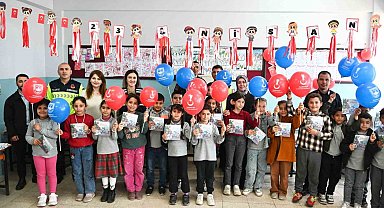 Jandarmadan çocuklara 23 Nisan sürprizi