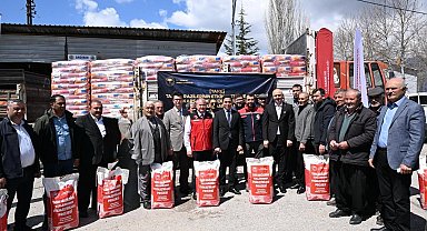 Kahramanmaraş'ta 320 üreticiye 6 bin kilogram ayçiçeği tohumu dağıtıldı