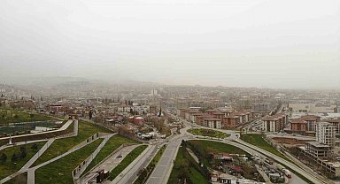 Kahramanmaraş'ta toz taşınımı etkili oldu