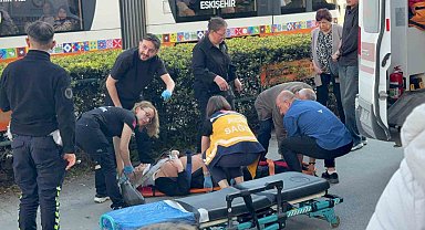 Kaldırıma çıkan araç yayayı ezdi