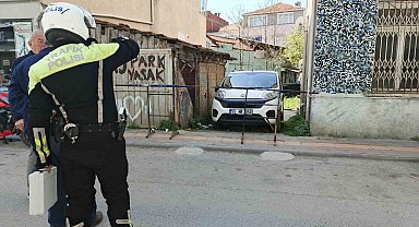 Kaldırımı kapatan bariyer kazaya neden oldu: 2 yaşındaki çocuk yaralandı