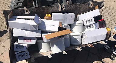 Kamyondaki 4 ton kaçak gıda ürünü imha edildi