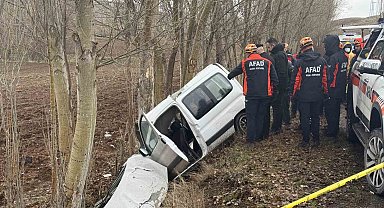 Kanser hastası babasını hastaneye götürürken kaza yaptı: 3 ölü
