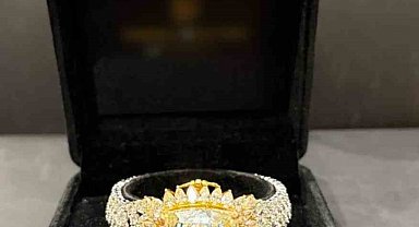 Kapalıçarşı'da düzenlenen operasyonda 3 milyon dolar değerinde 80 karat pırlanta yüzük ele geçirildi