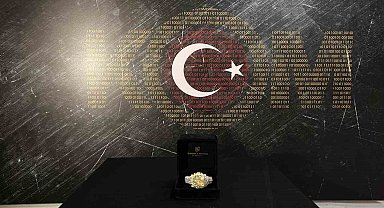 Kapalıçarşı'da satılmaya çalışılan 80 karatlık kaçak elmas sergilendi