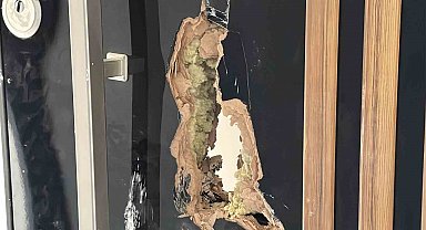 Kapıyı parçalayarak takılmamış lavabo bataryalarını çaldılar