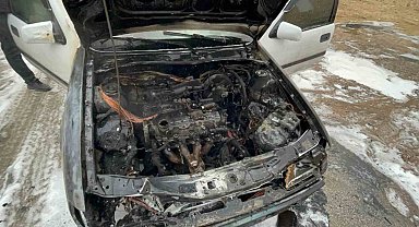 Karaman'da alev alan otomobil kullanılamaz hale geldi