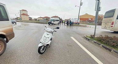 Karaman'da minibüsle motosiklet çarpıştı: 1 yaralı