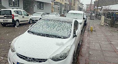 Karlıova'da nisan karı etkili oldu