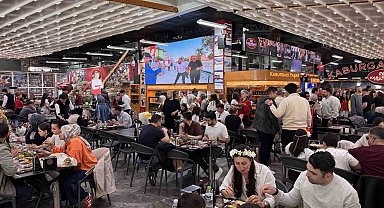 Karnaval esnafın yüzünü güldürdü, kebapçılar doldu taştı