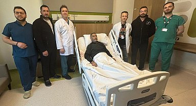 Karnında 8 kiloluk böbrekle yaşayan hasta, 30 dakikalık ameliyatla sağlığına kavuştu