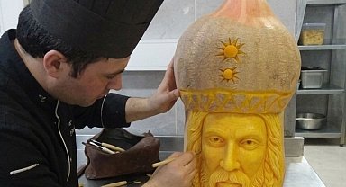 Karpuz ve bal kabağıyla mutfağı sanat atölyesine çeviriyor