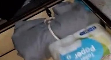 Kars'ta 17 yıl hapis cezalı firari suç makinesi, baza altında yakalandı