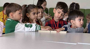 Kartepe'de minikler Kütüphaneler Haftası'nı müzikli masallarla kutladı