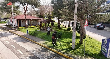 Kartepe'de yeşil alanlarda bakım ve temizlik çalışmaları sürüyor