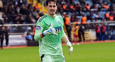 Kasımpaşa kalecisi Andreas Gianniotis'ten uzaklardan gol