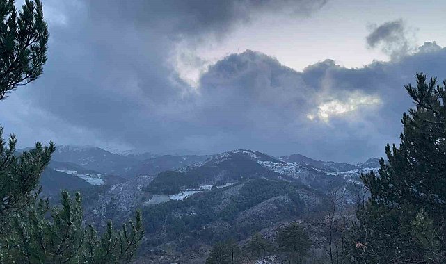 Kastamonu'da kar yağışı etkili oluyor