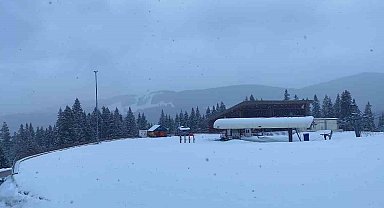 Kastamonu'nun yüksek kesimlerinde kar yağışı ve fırtına etkili oluyor