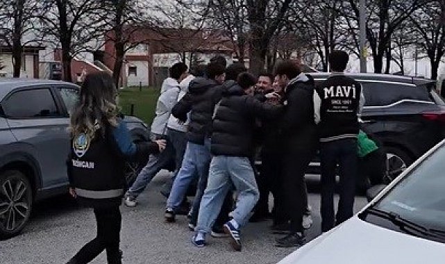 Kavga ihbarına giden polisler pastayla karşılandı